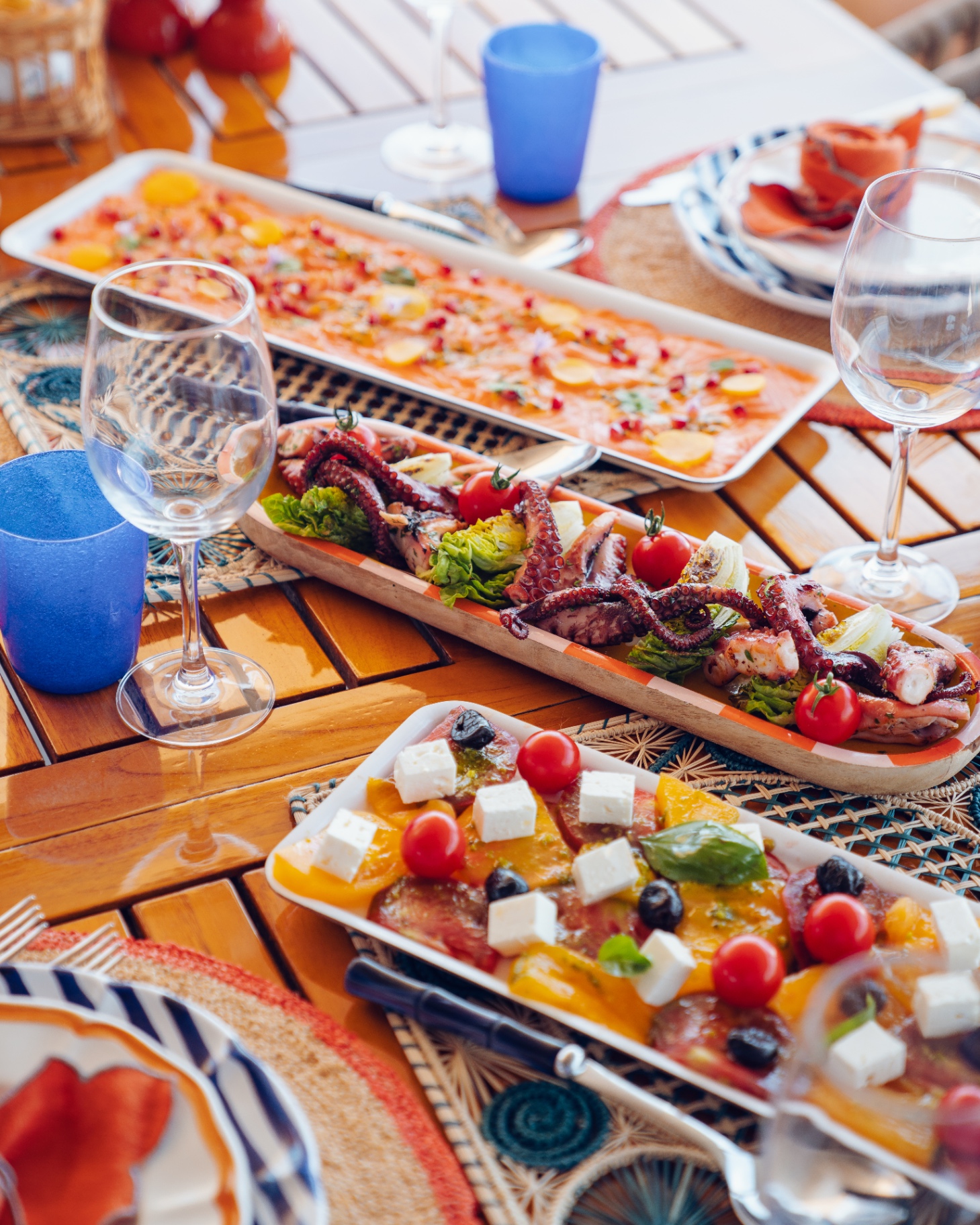 Al fresco seafood feast on deck