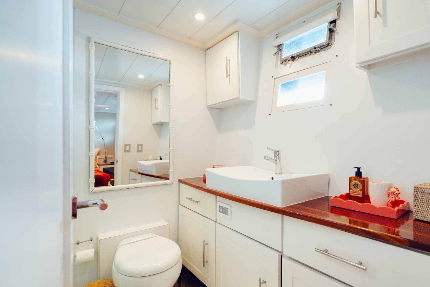 Ensuite bathroom vanity